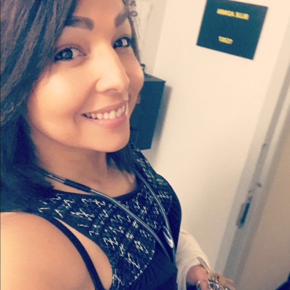 Meet your Posher, Jamie lee - Picture 2 of 3